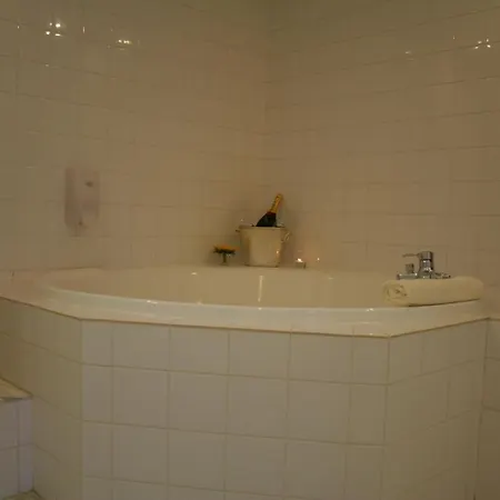 Hotell De Collse Hoeve 3*
